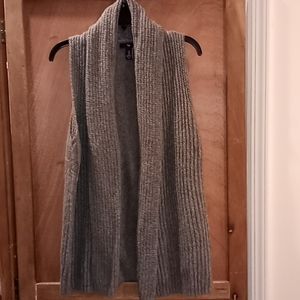 Gap size M gray vest